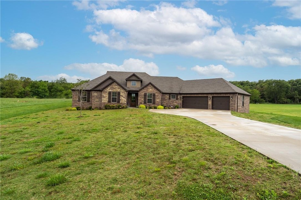 14897 Tikaani Dr, Siloam Springs, AR 72761 - photo 1