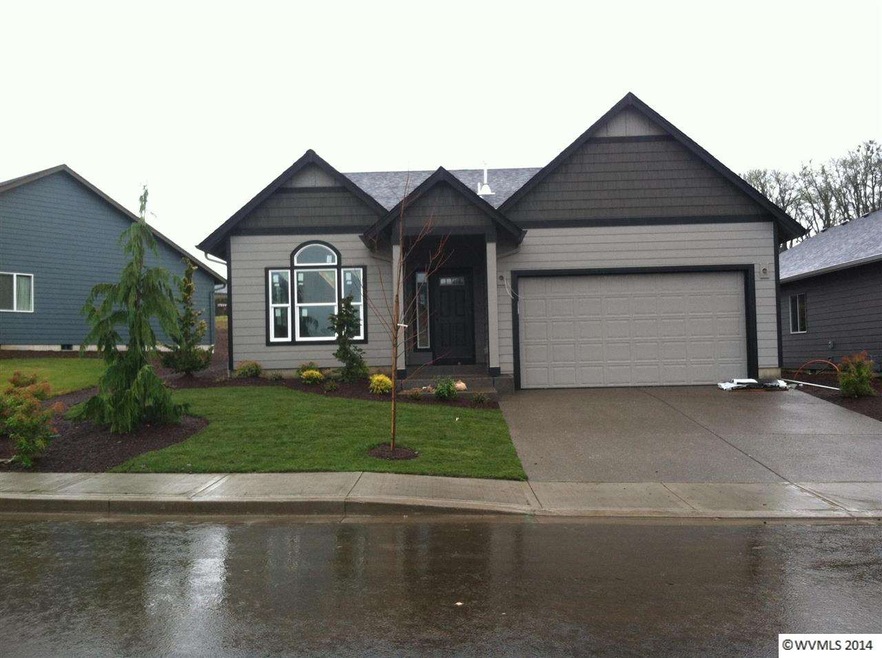 532 NE Evergreen Ave, Dallas, OR 97338 - photo 1