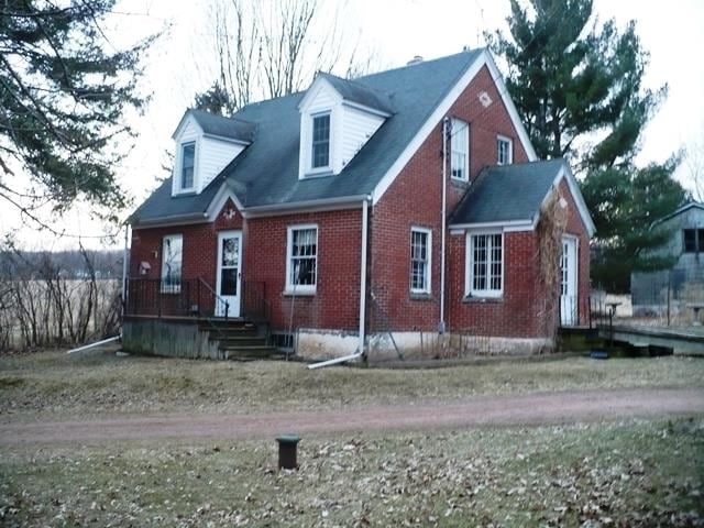 Sold $305,000