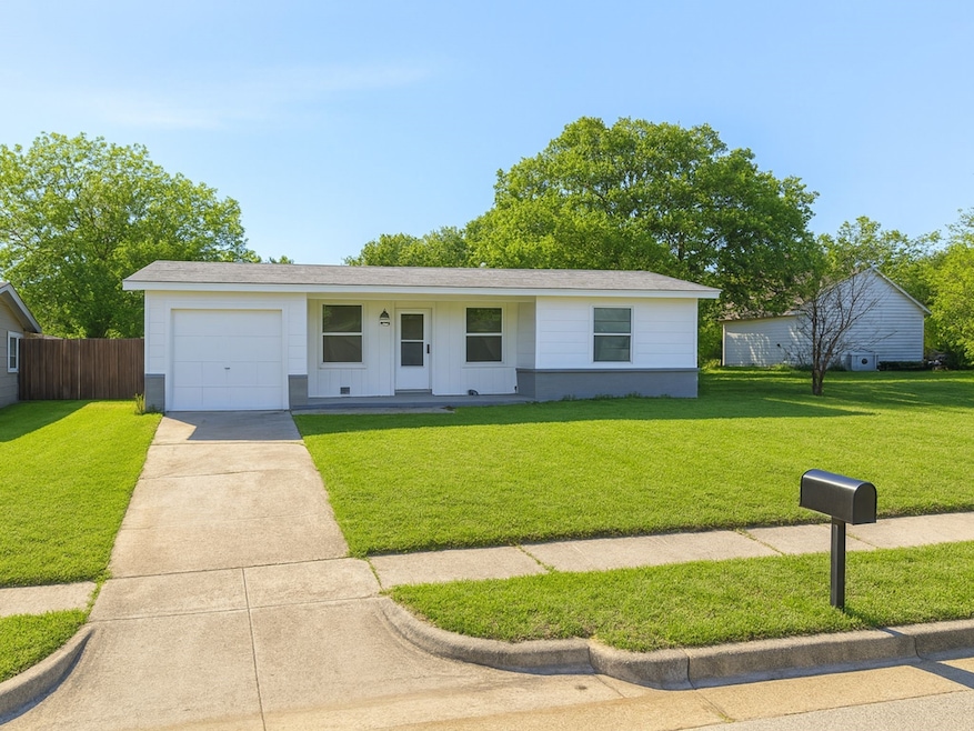 4305 Carmel Ave, Fort Worth, TX 76119 - photo 1