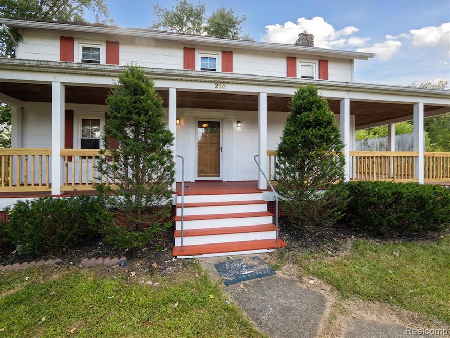 260 S Dexter St, Pinckney, MI 48169 - photo 1