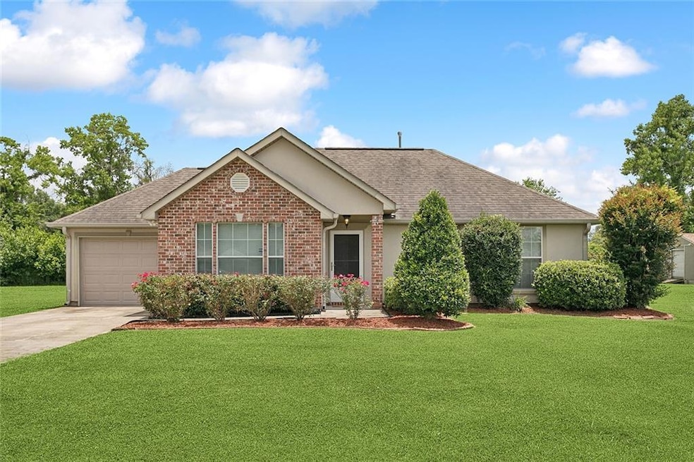 210 Marle Lp, Folsom La.