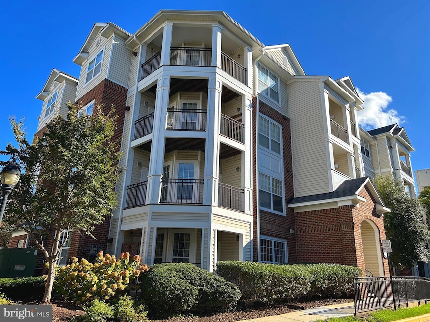 Under Contract $325,000