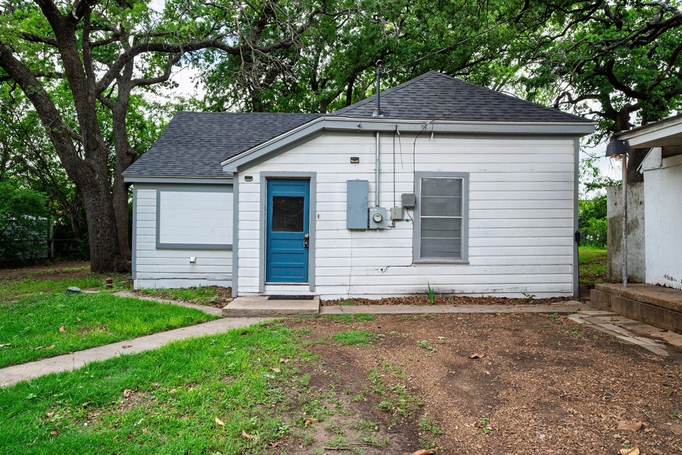 107 Windsor Ct, Weatherford, TX 76086 - photo 1