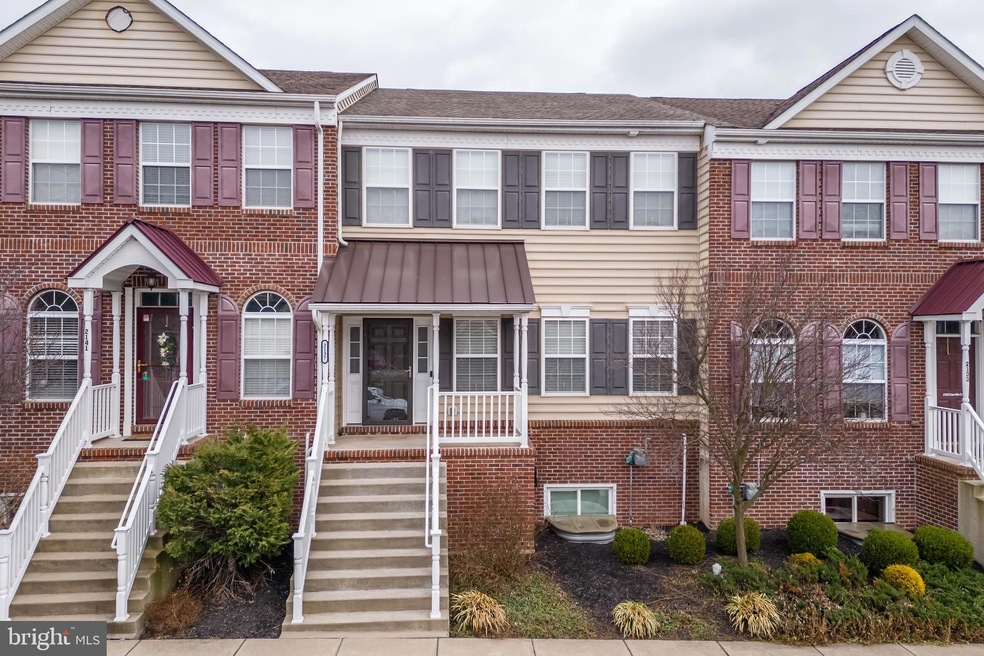 2137 Danville Dr, Pennsburg, PA 18073 - photo 1