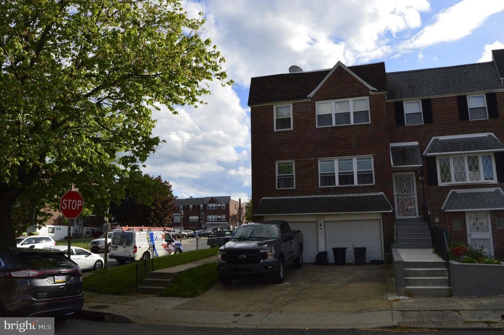 9891 Garvey Dr, Philadelphia, PA 19114 - photo 1