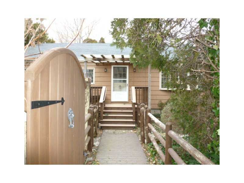 6 Sunset Hill Rd, Middletown, RI 02842 - photo 1