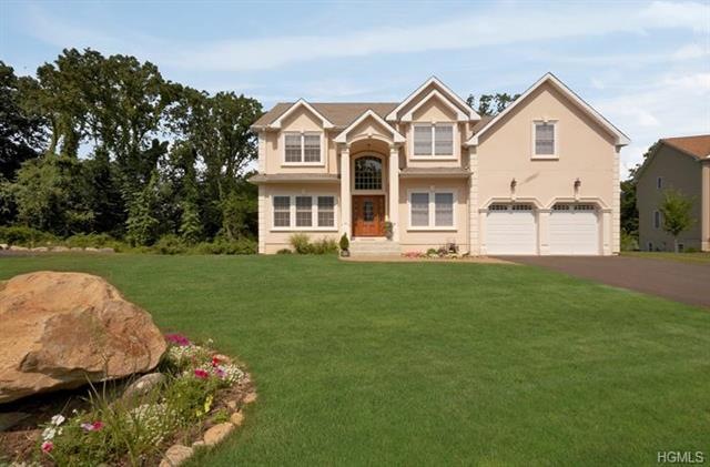 19 Fant Farm Ln, Suffern, NY 10901 - photo 1