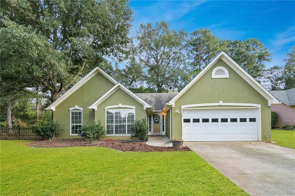 Front of house. Great curb appeal!