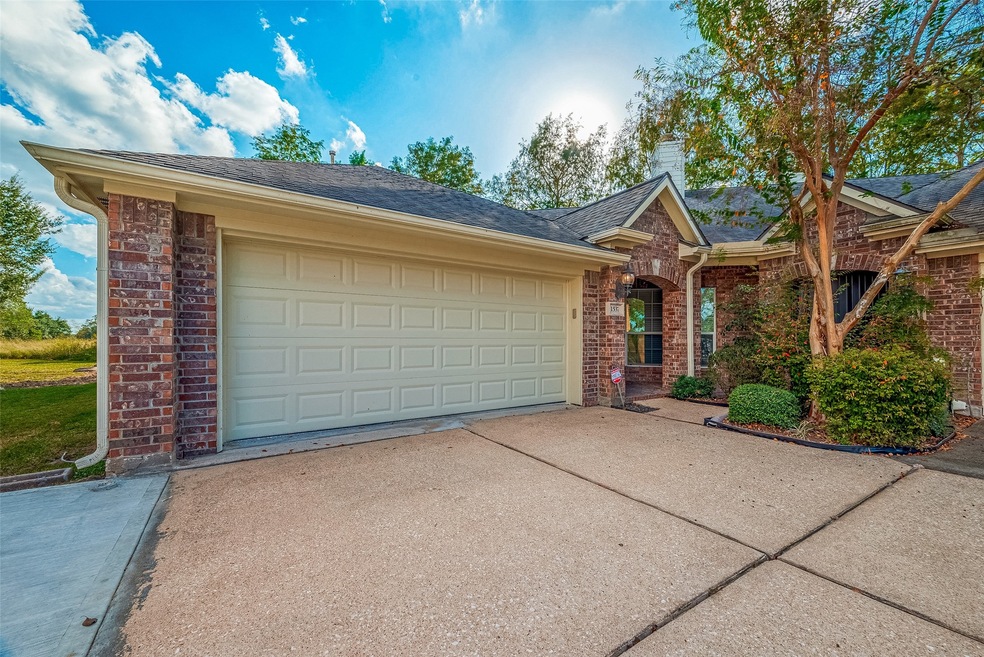 1537 Sun Meadow Blvd, Friendswood, TX 77546 - photo 1