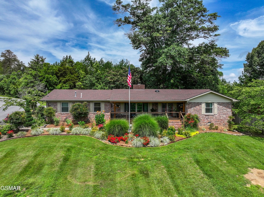 For Sale $599,900 • Co-Listing Agent