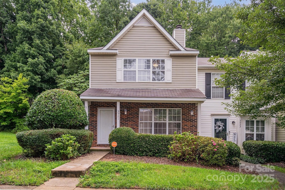 5921 Cougar Ln, Charlotte, NC 28269 - photo 1