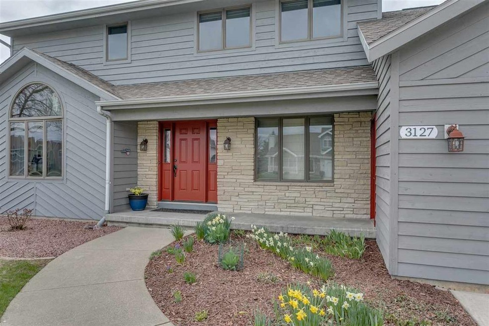 3127 N Oakdale Ln, Appleton, WI 54914 - photo 1
