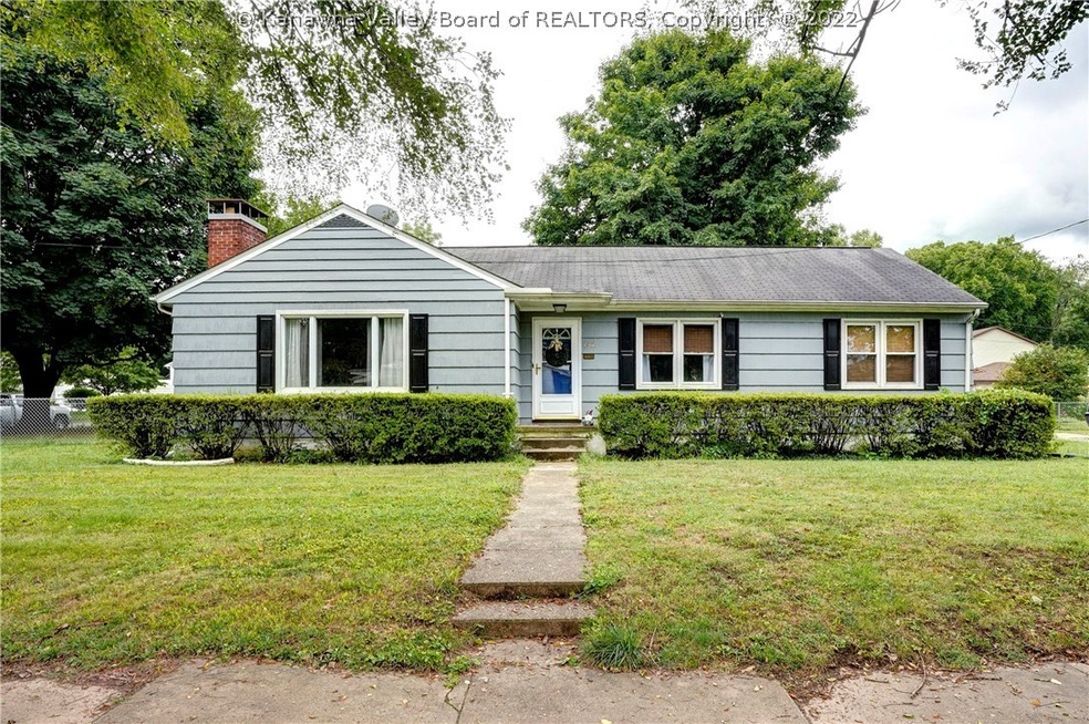 1901 W Virginia Ave, Dunbar, WV 25064 - photo 1