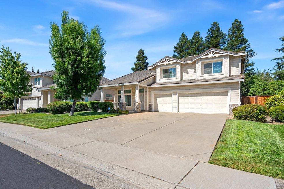 For Sale $899,000 • Co-Listing Agent