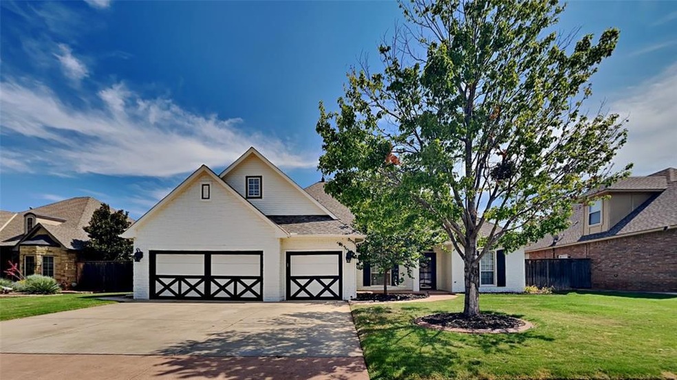19828 Oakshire Dr, Edmond, OK 73012 - photo 1