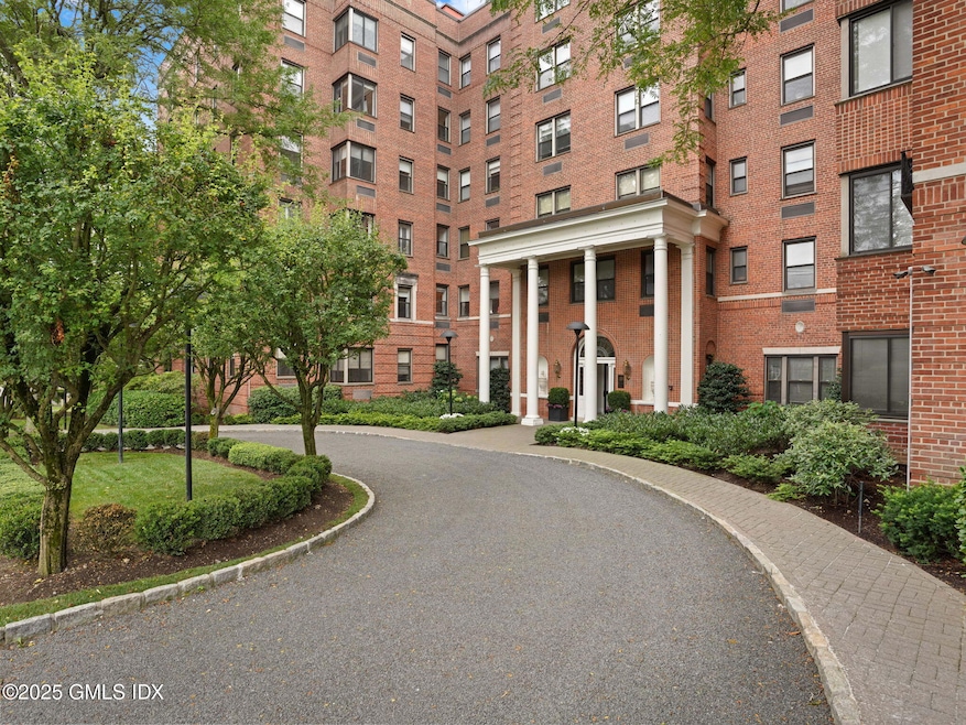 Harbor View unit 1M, Greenwich, CT 06830 - photo 1