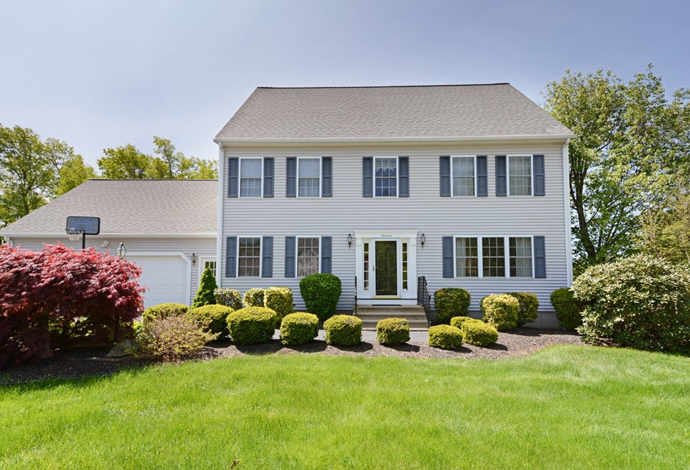 14 Blackthorn Dr, Worcester, MA 01609 - photo 1