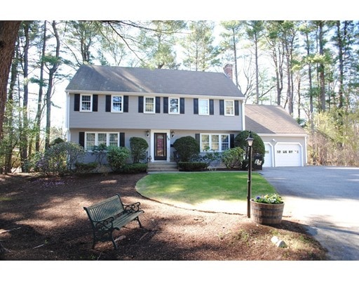 15 Lowe Cir, Framingham, MA 01701 - photo 1