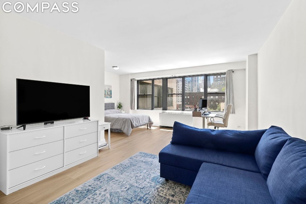 Trafalgar House Condominiums unit 6A, New York, NY 10128 - photo 1