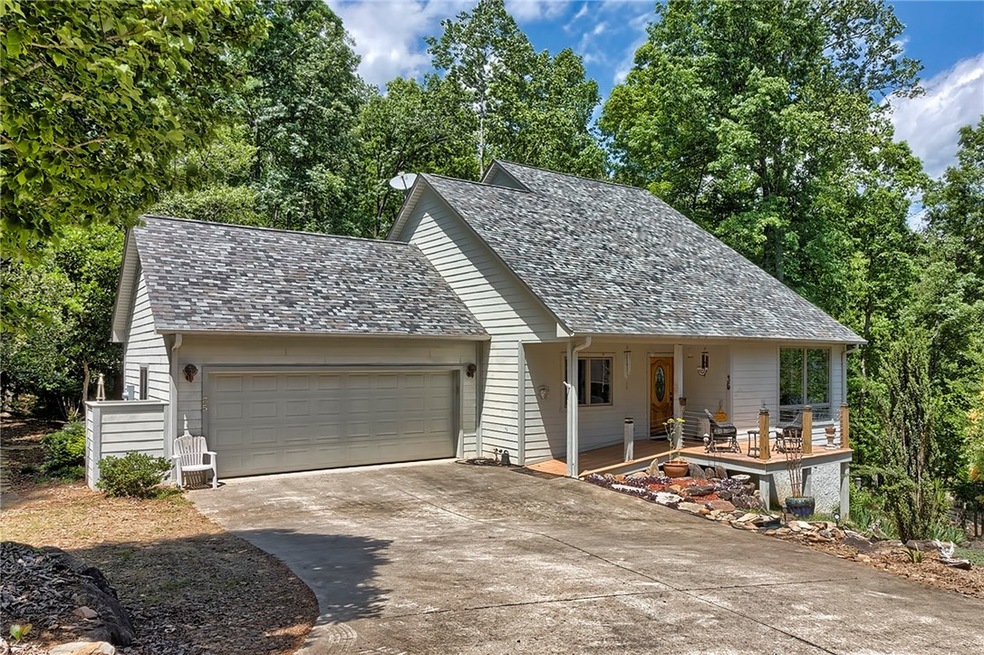 Level concrete driveway with easy turn around and