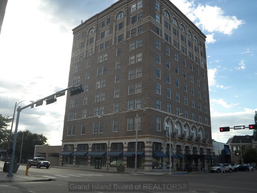 123 N Locust St, Grand Island, NE 68801 - photo 1