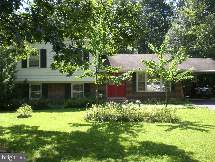 8517 Tysons Ct, Vienna, VA 22182 - photo 1