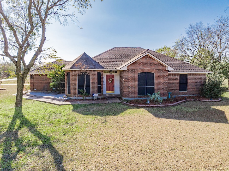 508 Tishomingo Rd, Waxahachie, TX 75165 - photo 1