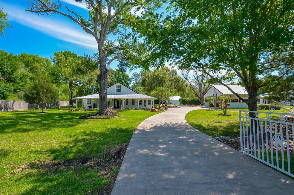 22046 Loblolly Rd, Tomball, TX 77377 - photo 1