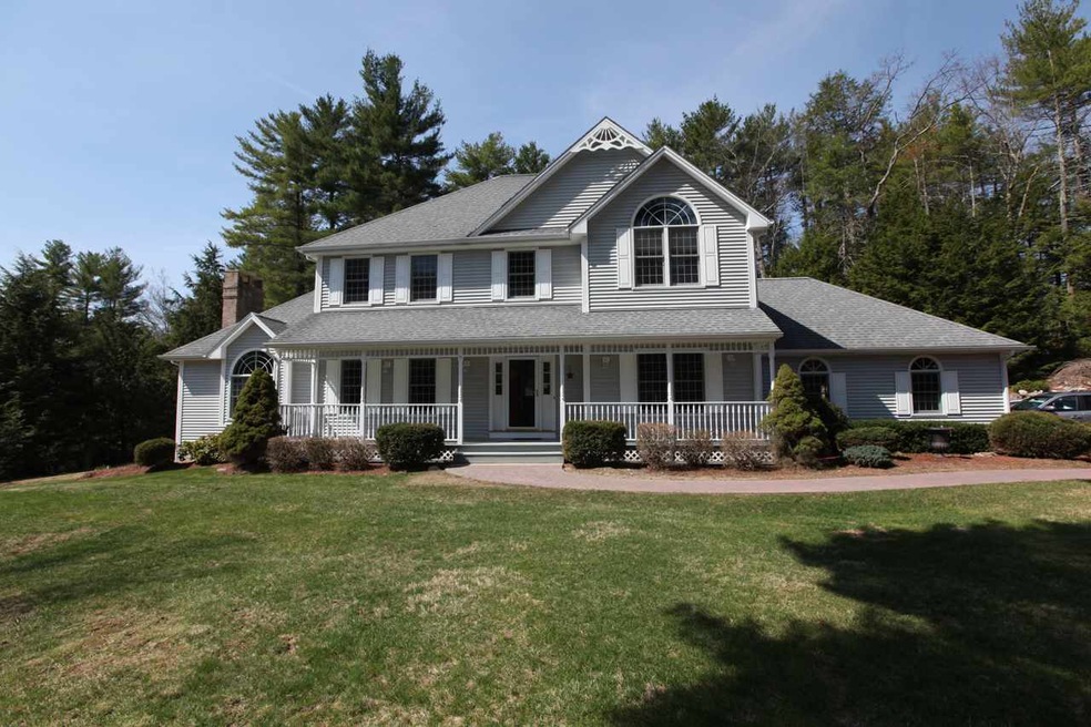 4 Stony Point Dr, Londonderry, NH 03053 - photo 1