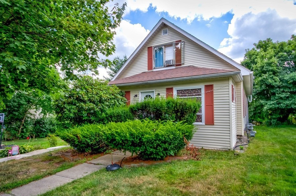 90 Kenberma Rd, Worcester, MA 01604 - photo 1