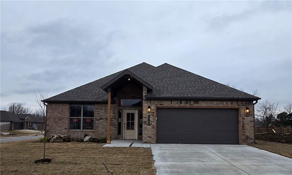 2300 N Lexington St, Siloam Springs, AR 72761 - photo 1