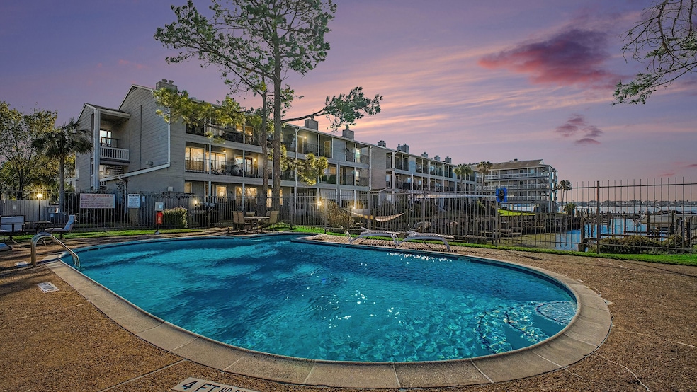 4011 Nasa Road 1 unit 505, El Lago, TX 77586 - photo 1