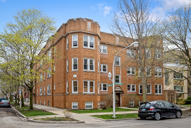 6157 N Richmond St unit 2N, Chicago, IL 60659 - photo 1