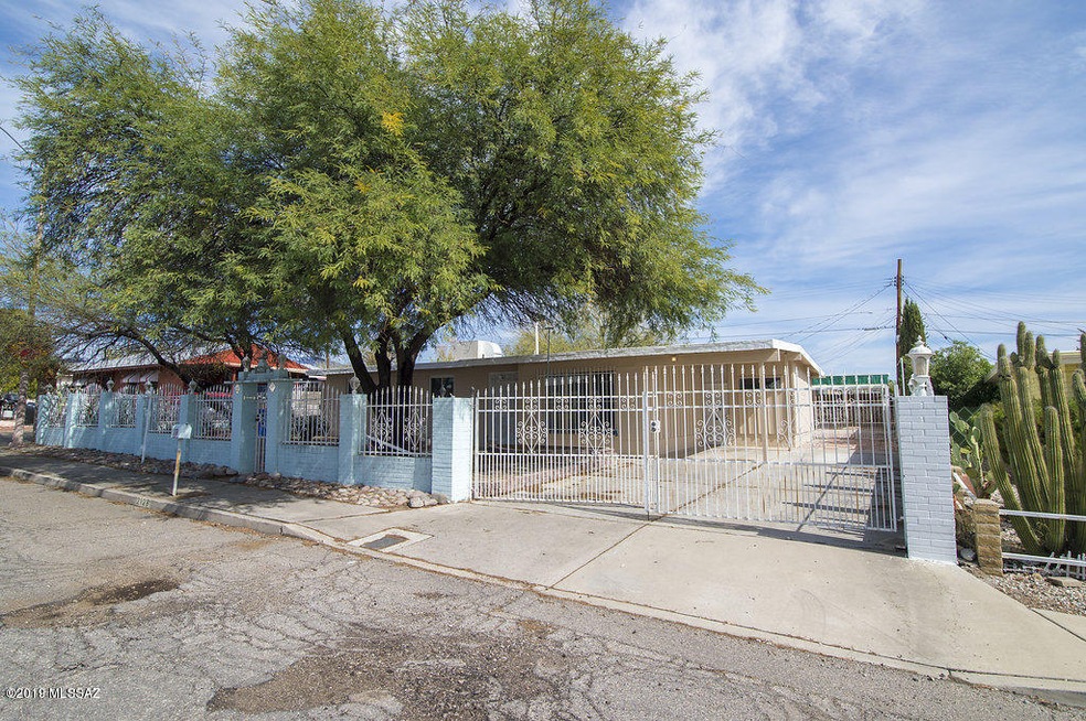 2128 N 3rd str front