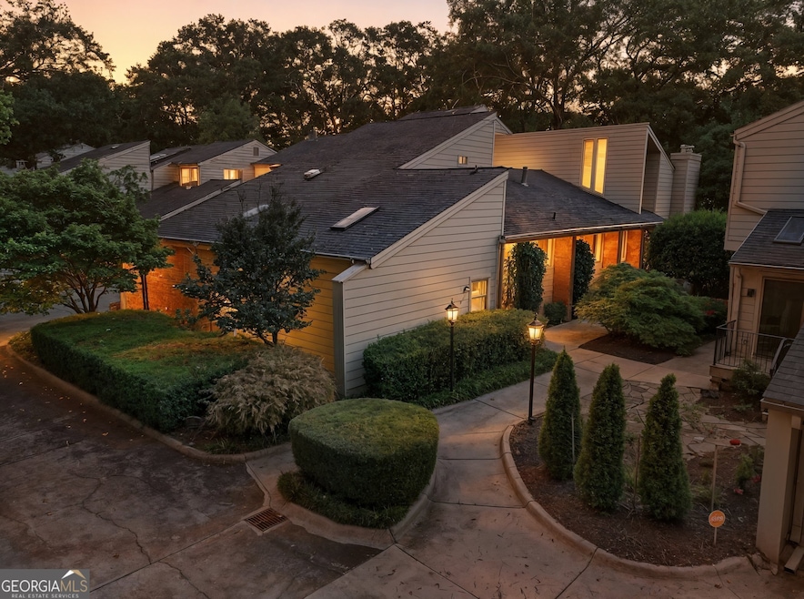 4094 Columns Dr SE, Marietta, GA 30067 - photo 1