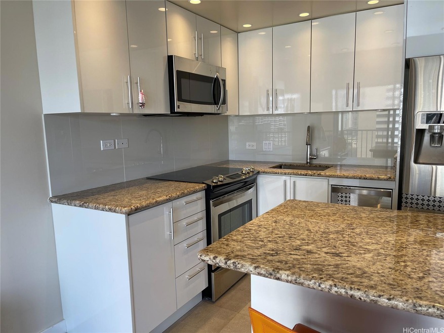 The Four Paddles unit 1512, Honolulu, HI 96815 - photo 1