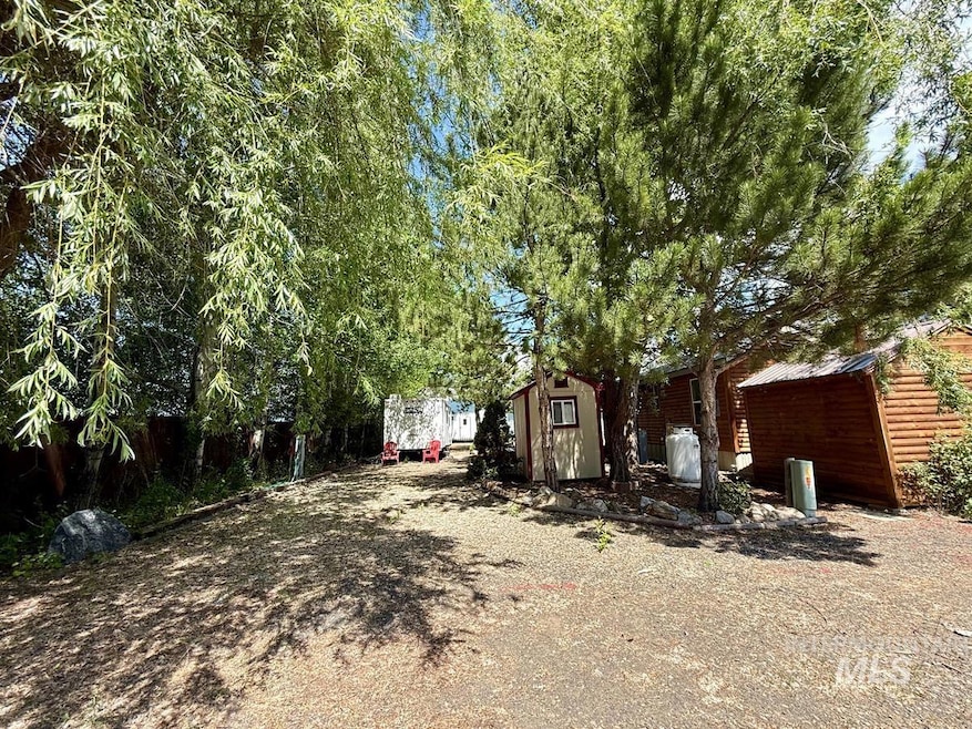 2 P St, Cascade, ID 83611 - photo 1