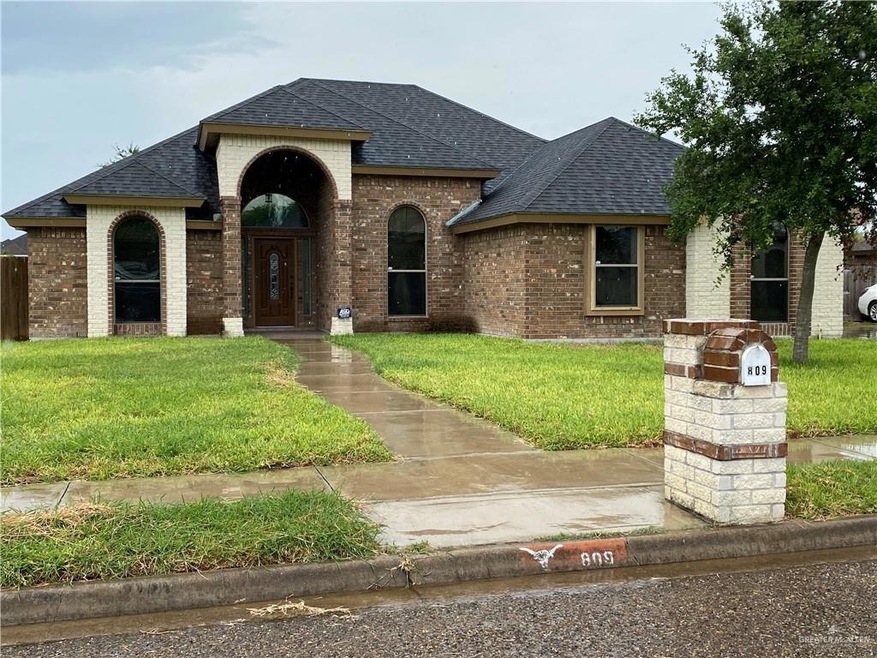 809 Park Place Dr, Weslaco, TX 78599 - photo 1