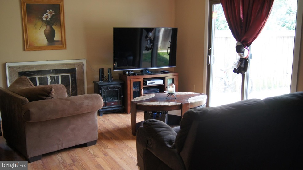 5776 Village Green Dr unit 10, Alexandria, VA 22309 - photo 1