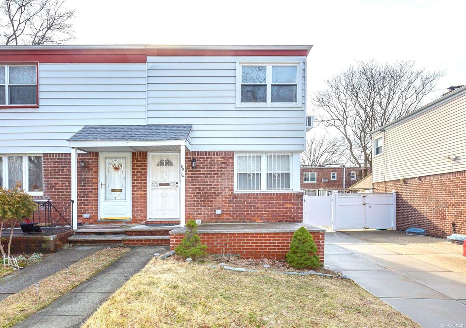 69-24 199th St, Fresh Meadows, NY 11365 - photo 1