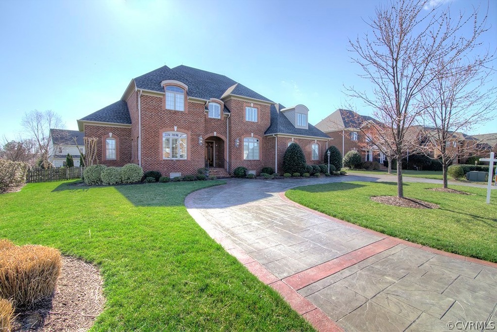 Beautiful colonial in Glen Allen!
