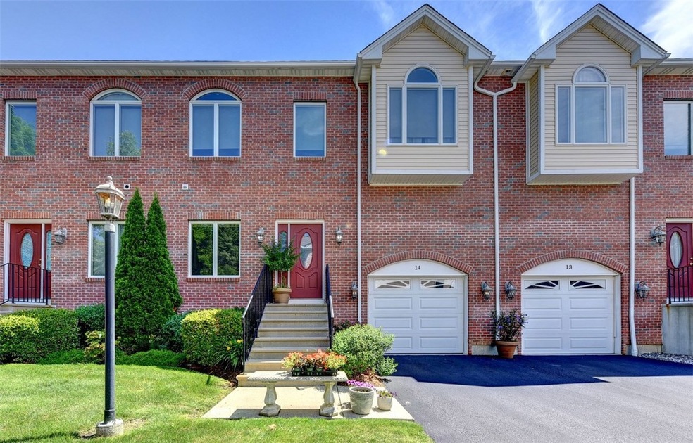 131 Fruit Hill Ave unit 14, North Providence, RI 02911 - photo 1