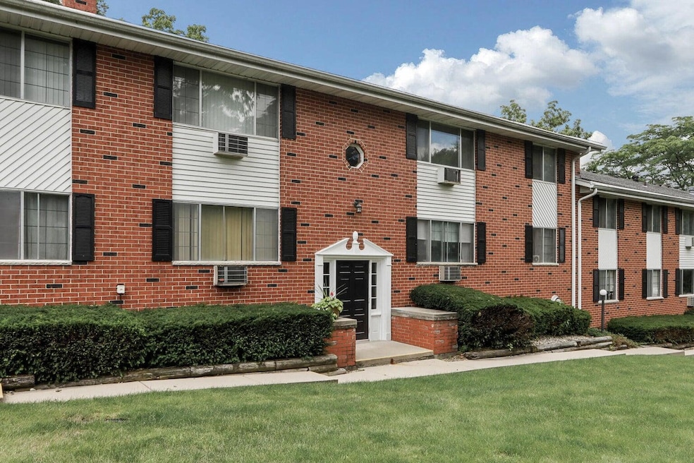 For Rent $1,400/month