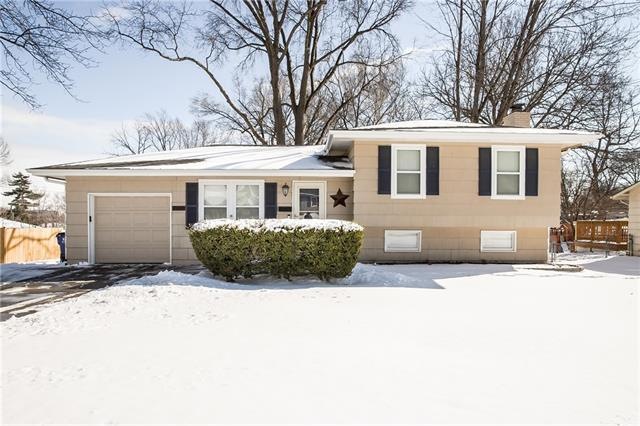 7109 Edgewood Blvd, Shawnee, KS 66203 - photo 1