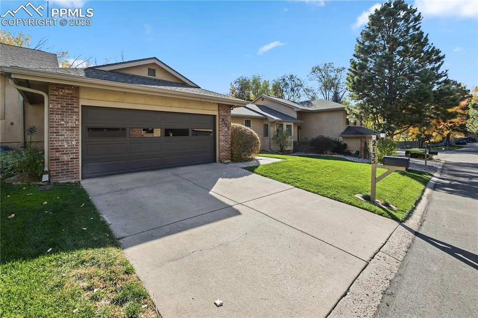 2135 Glenhill Rd unit 29, Colorado Springs, CO 80906 - photo 1