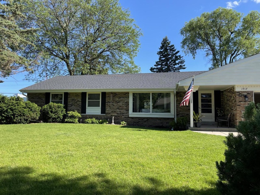 1917 Stardust Dr, Waukesha, WI 53186 - photo 1