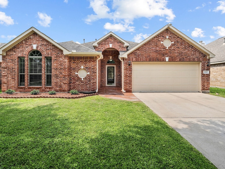 2002 Golden Creek Ln, Richmond, TX 77469 - photo 1