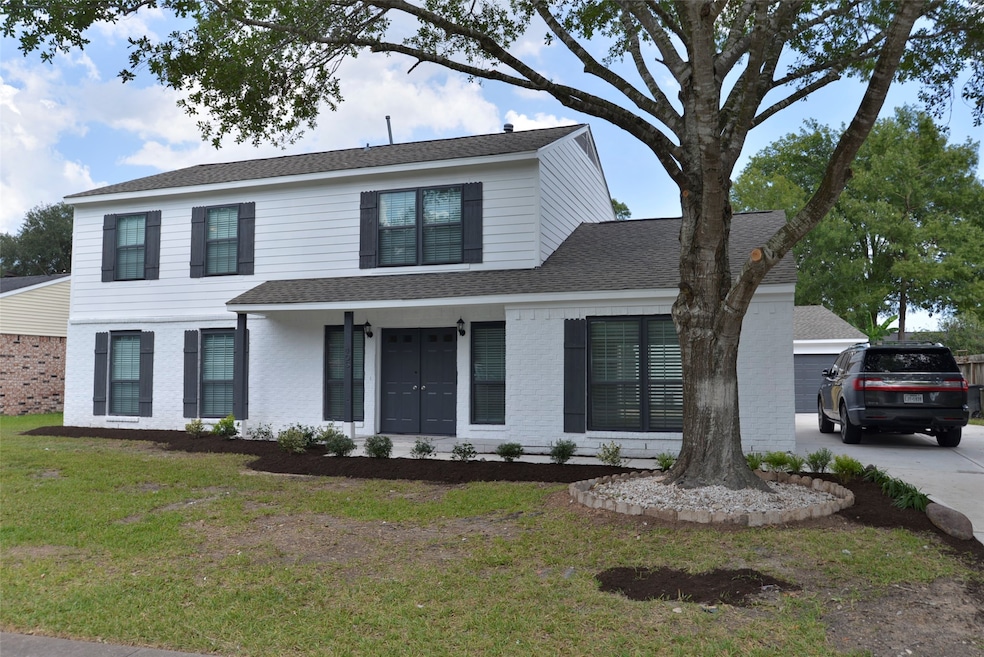 403 Gleneagles Dr, Friendswood, TX 77546 - photo 1