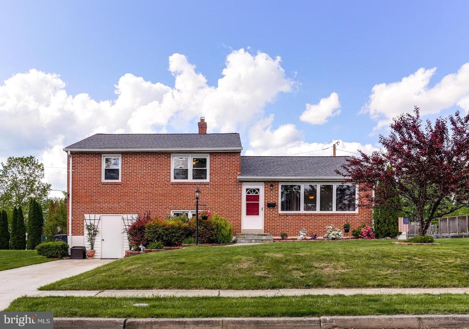 606 Wallerson Rd, Catonsville, MD 21228 - photo 1